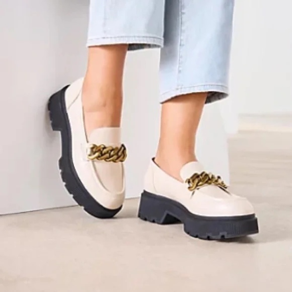 Limelight Kendall Lug Sole Chain Detail Loafer Ivory